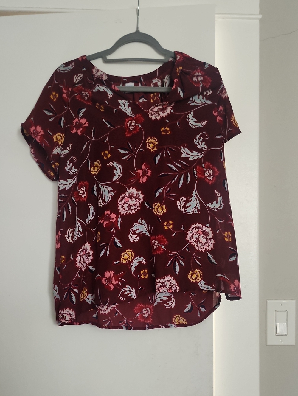 Old Navy Burgundy Floral Short Sleeve Blouse